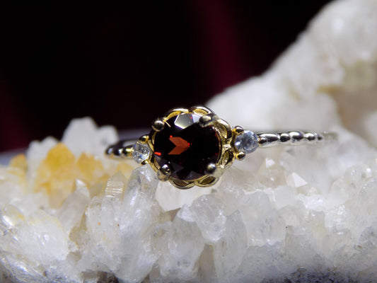 Garnet Round Cut in Silver and Gold setting Ring s925 A01-20.18